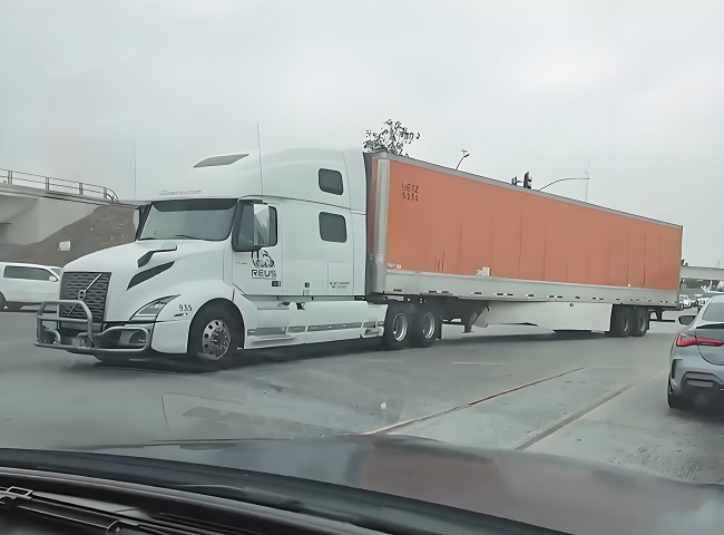 沙發、床墊等超大件家具，在美國如何實現高效“送裝一體”？